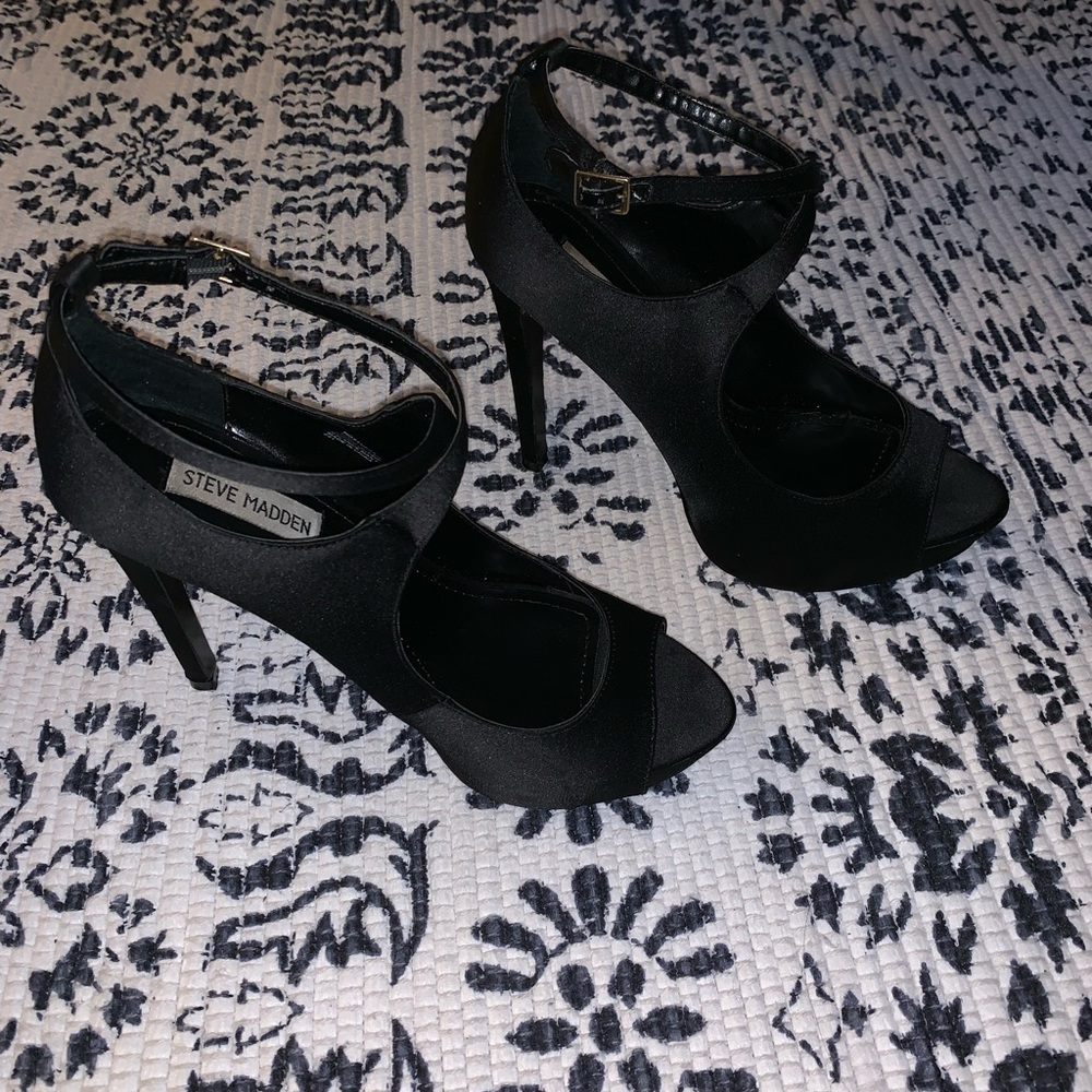 Steve Madden Black Satin Heels